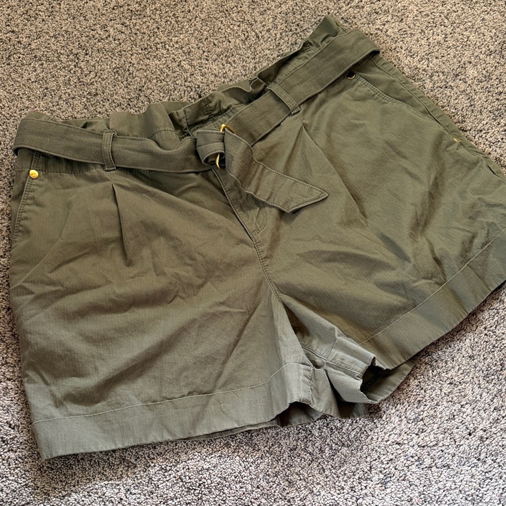 Loft paper bag shorts green size 10
